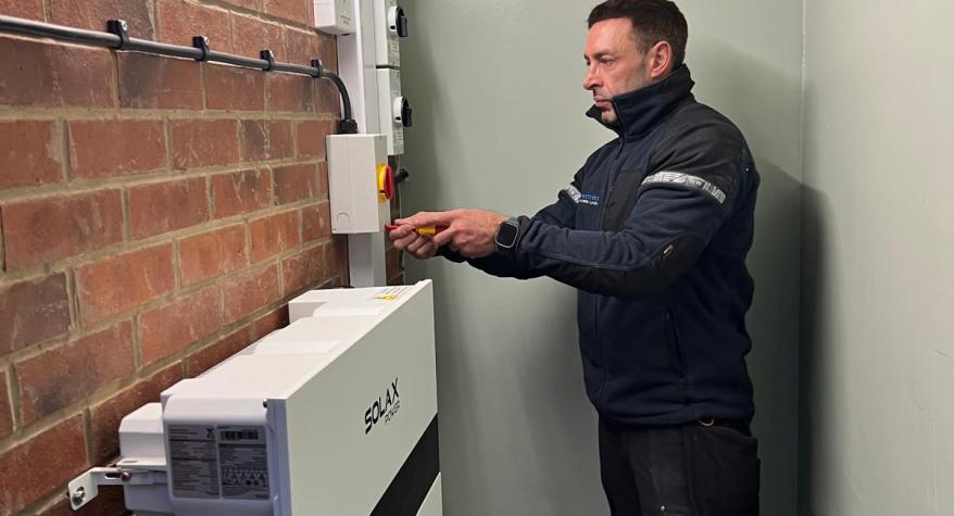 Solar Panels With Battery Storage, Leeds