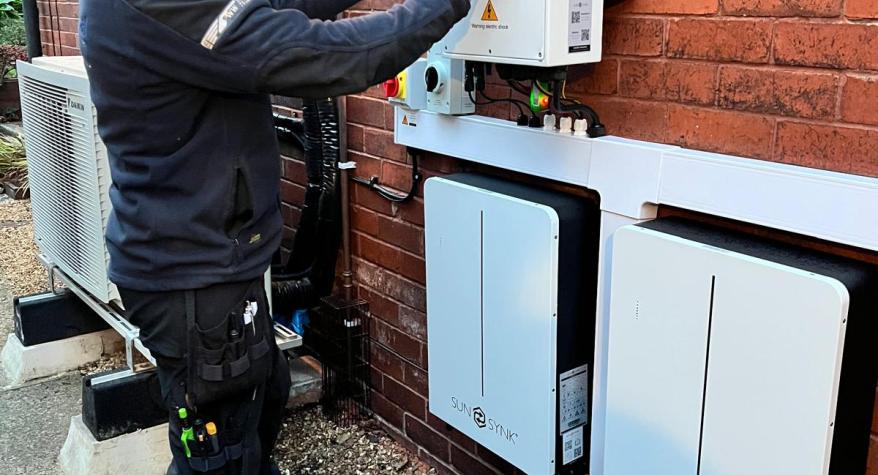 Solar PV & Battery Storage in Leeds