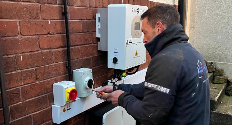 Solar PV & Battery Storage in Leeds