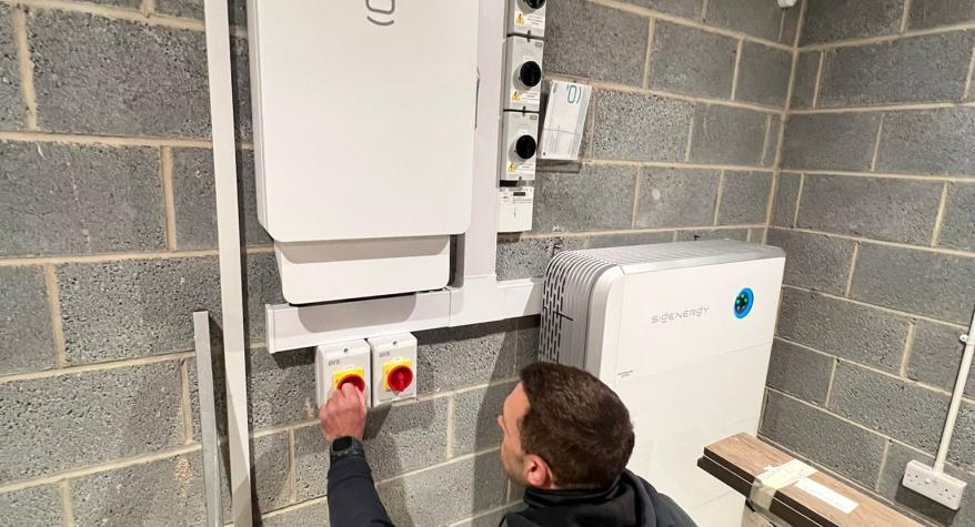 Solar PV & Battery Storage, Leeds