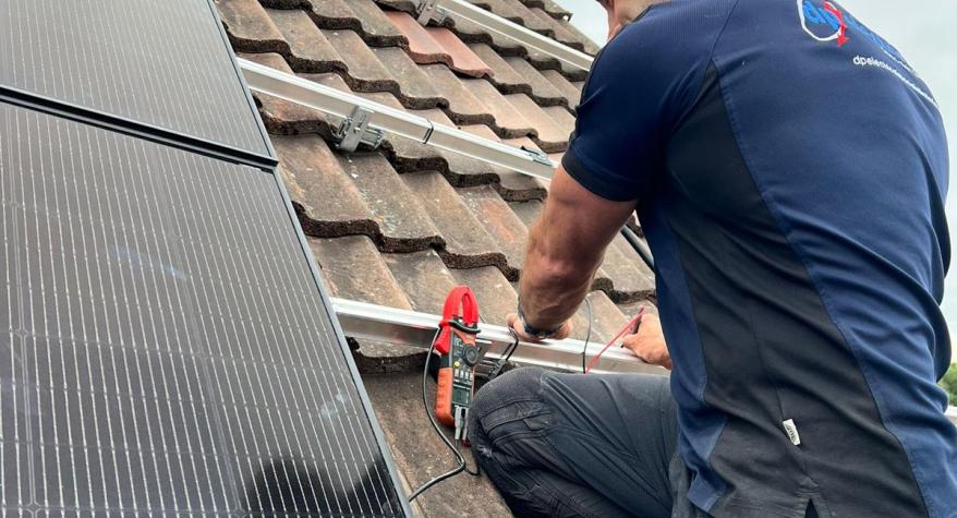 Solar Panels With Battery Storage, Leeds