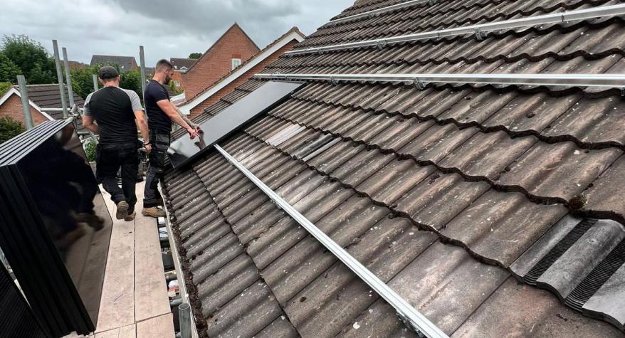 Solar Panels With Battery Storage, Leeds