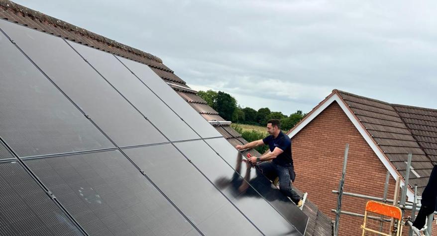 Solar Panels With Battery Storage, Leeds