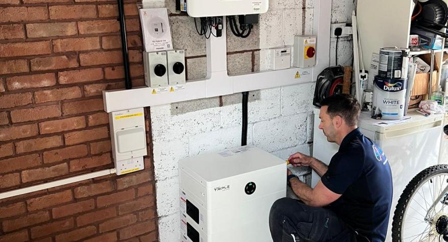 Solar Panels With Battery Storage, Leeds